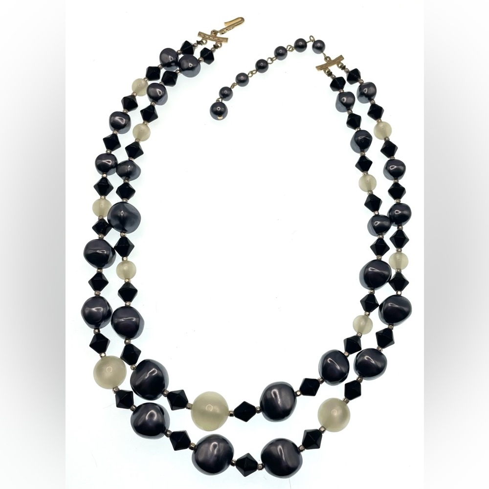 Vintage Signed JAPAN Multi Strand Black and White Iridescent Beaded Necklace - Picture 4 of 8